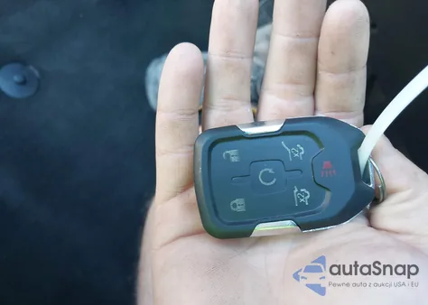 2018 Chevrolet Tahoe Premier z USA, uszkodzony, nr VIN 1GNSCCKC5JR236429